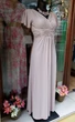 Elegáns csillámló beige pille ujjú maxi alkalmi női ruha