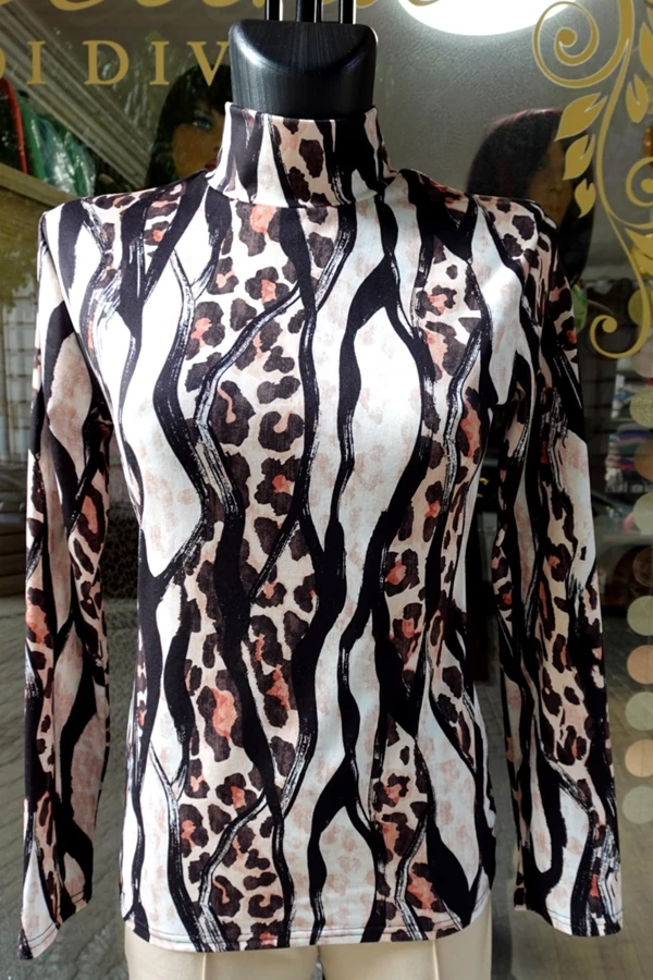 Garbós nyakú női állat mintás barna elegáns felső Garbós nyakú női állat mintás barna elegáns felső